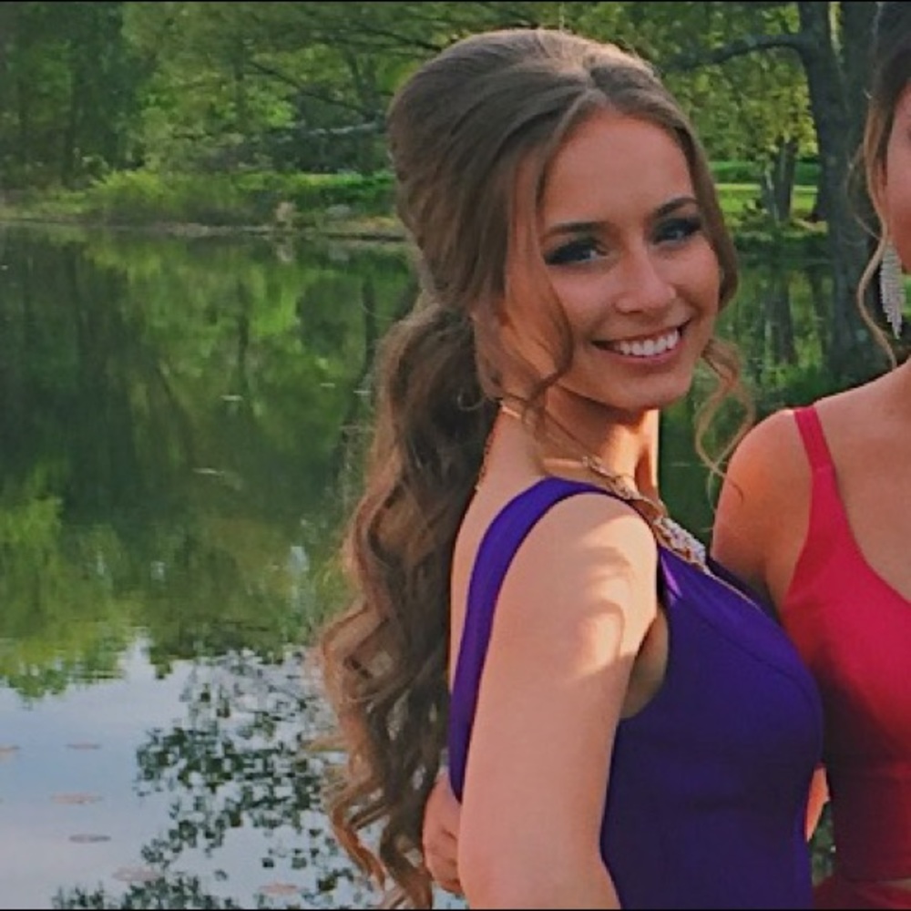 Meet your Posher, Julia